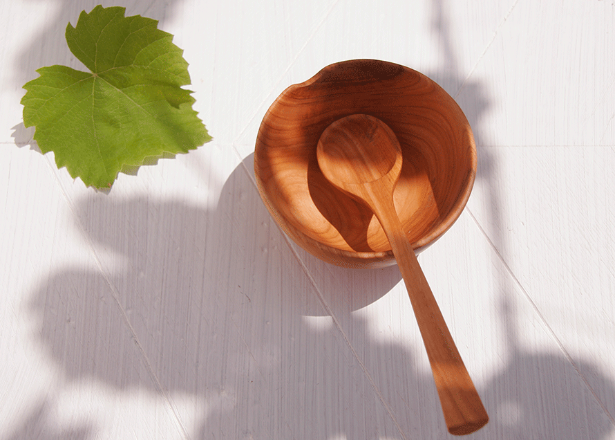 新作「朝ご飯の木のお椀とスプーン」_f0106597_229572.gif