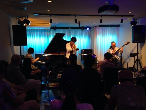 Jazzlive comin 本日月曜日のライブ_b0115606_11193923.jpg