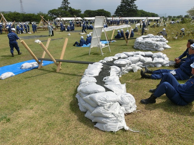 豪雨シーズンに備えた27年度富士市水防訓練_f0141310_7224229.jpg