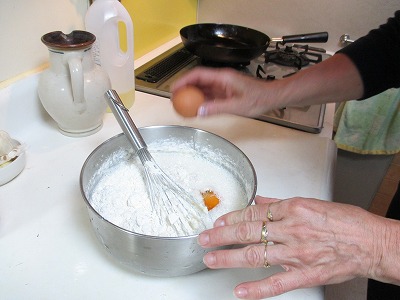 パラチンキ palačinky=つまみ食いが一番=_f0206019_1338446.jpg
