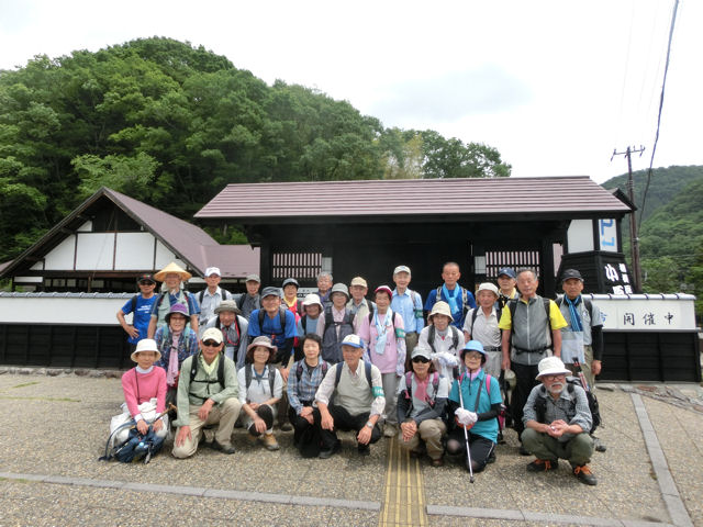 お茶壷道中(甲州街道) 小仏峠越え_f0019247_2323219.jpg