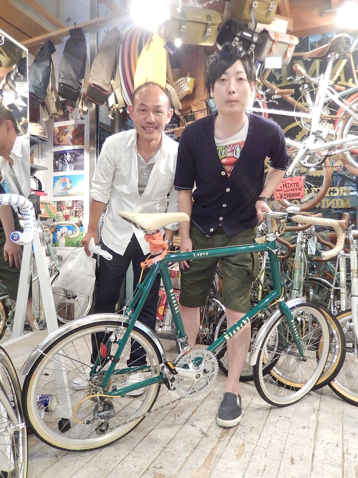 5月18日　渋谷　原宿　の自転車屋　FLAME bike前です_e0188759_15471236.jpg