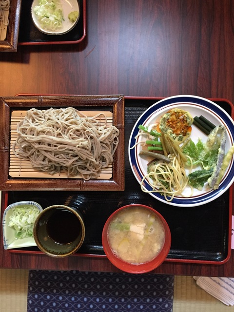 木草庵さんの「山菜そば祭り」_d0182179_1345320.jpg