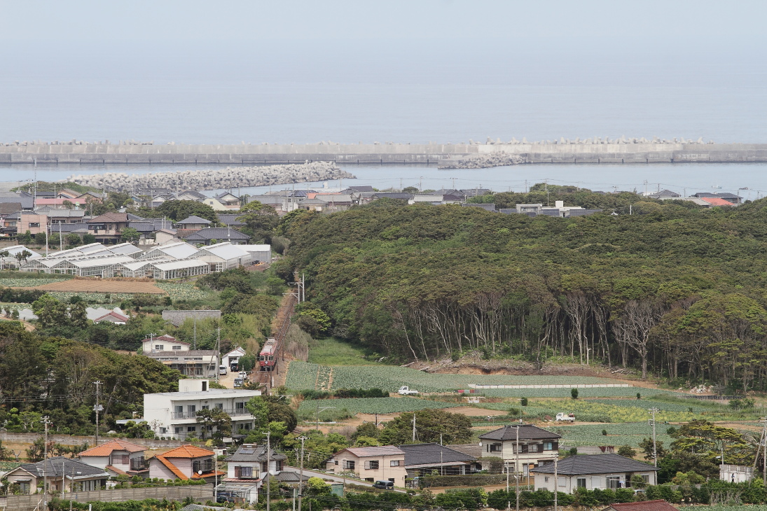 新緑と海のあいだ - 銚子電鉄 - _b0190710_2246291.jpg