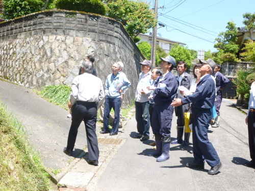 ５月１９日　御所尾原の土砂災害特別警戒区域を視察_c0104626_14330167.jpg