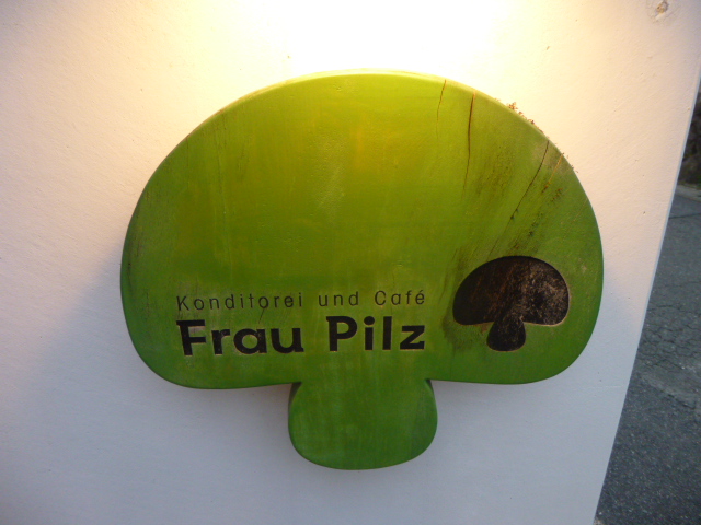 フラウピルツ （Frau Pilz）　きのこ夫人と再会_d0106134_2248912.jpg