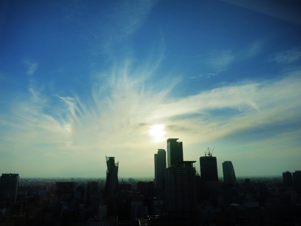 名古屋の夕暮れ・虹と地震雲?_b0083801_16385812.jpg