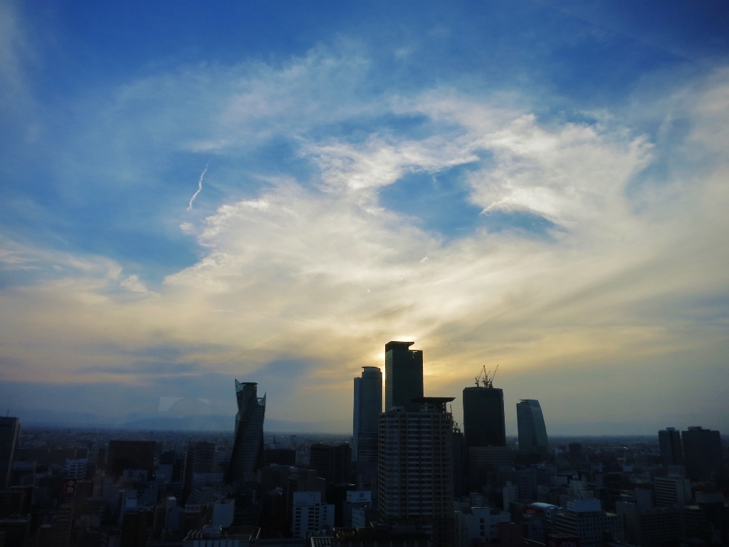 名古屋の夕暮れ・虹と地震雲?_b0083801_16391404.jpg