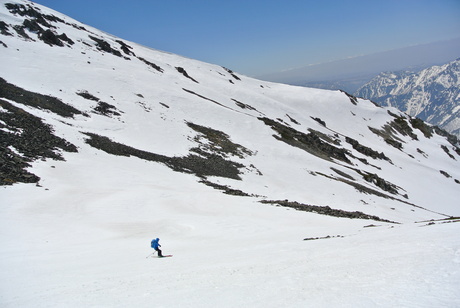 2015年4月26日　槍が岳から飛騨沢の滑降を堪能する_c0242406_102796.jpg