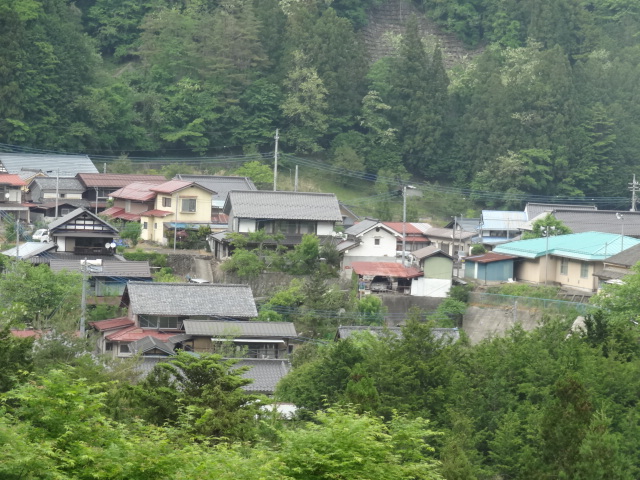 隠れ山里に住む幸せなイジンたち 十谷温泉「山の湯」の飯のことなど_e0016828_12165617.jpg