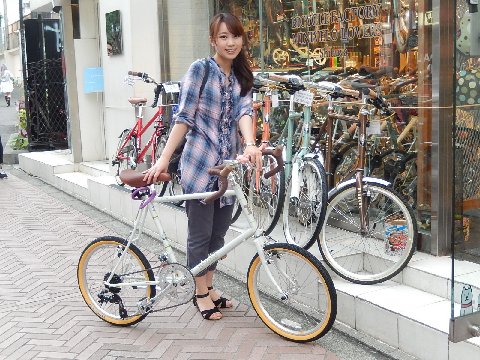 5月20日　渋谷　原宿　の自転車屋　FLAME bike前です_e0188759_19142830.jpg