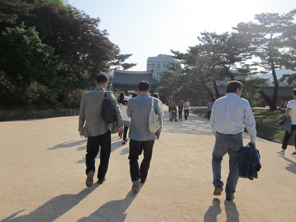 優しい韓国人男性と普通の日本人男性_e0173655_2271965.jpg
