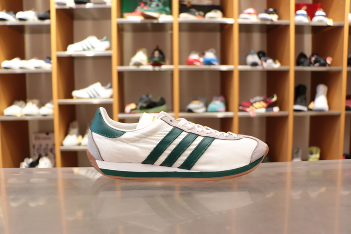 ADIDAS COUNTRY OG_b0142780_17384342.jpg