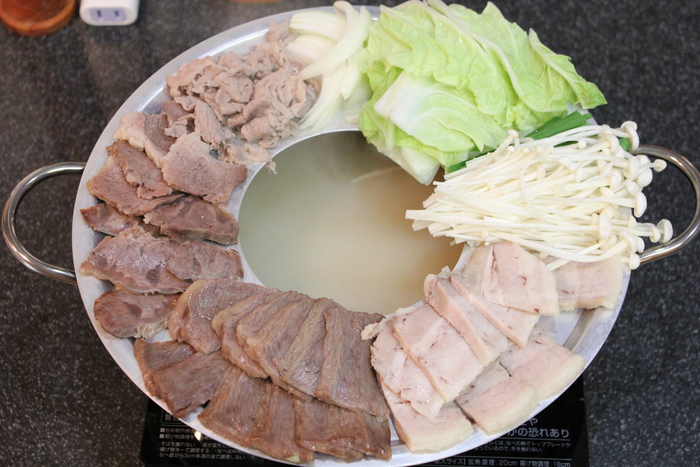 ソウルのヌティナムのチョンゴル スユクを真似て とろとろゆで牛肉の鍋 キムチ屋修行の道