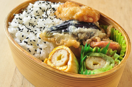 お好みミックス粉で天丼弁当_b0171098_945426.jpg