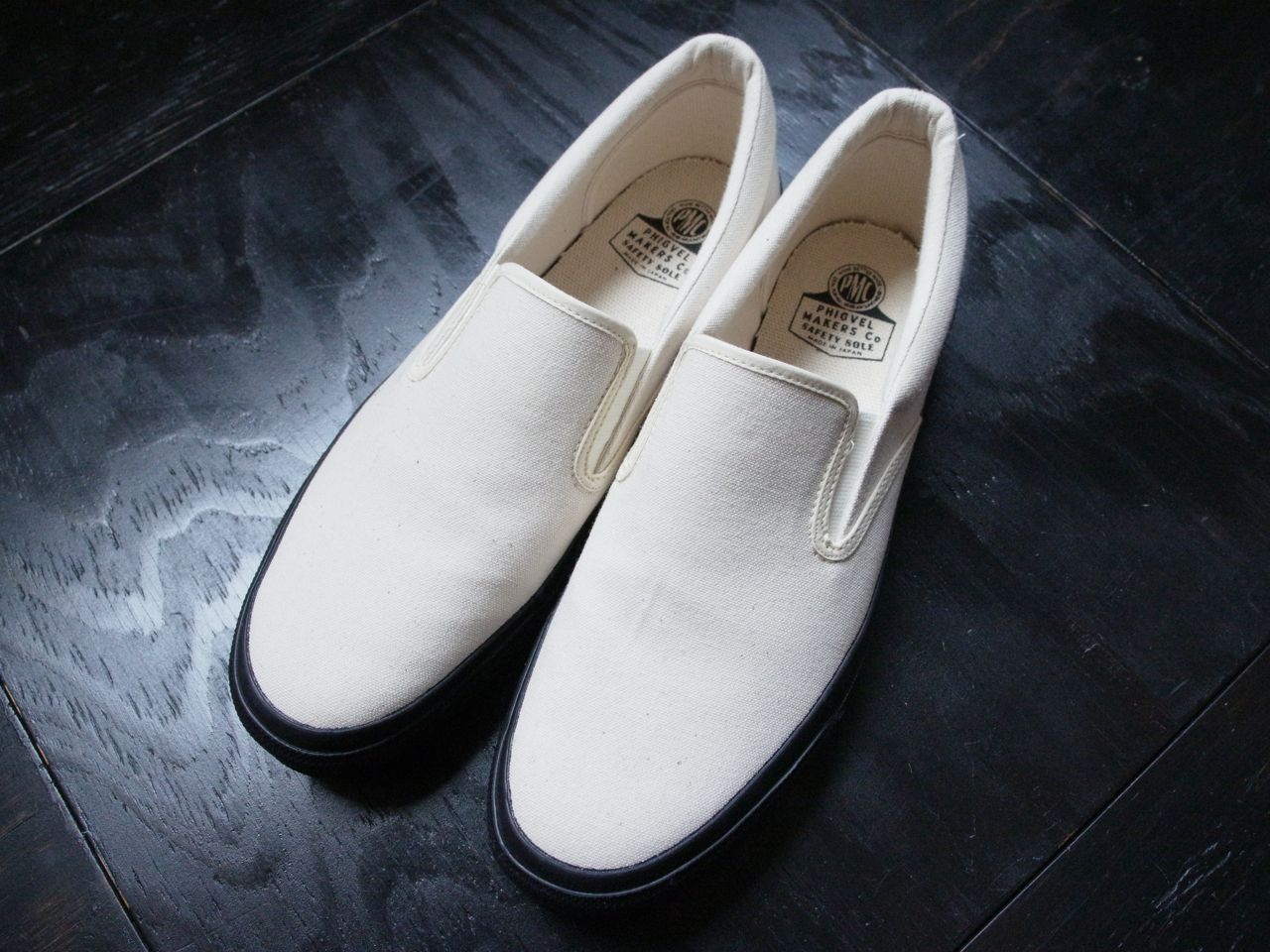 ウェブストアは PHIGVEL Slip-on shoes - 靴