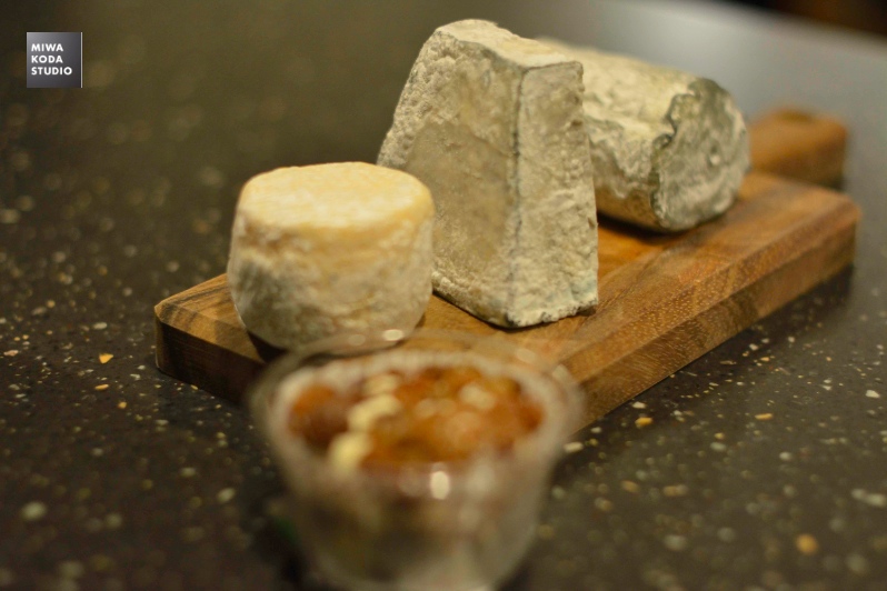 May 24 2015 ロワールのテーブル：山羊のチーズたち Table for Loire: Chèvre Cheese_a0307186_7234410.jpg