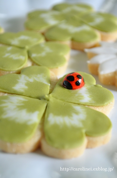 花と四葉のアイシングクッキー　　Homemade Icing Cookies_d0025294_21571119.jpg