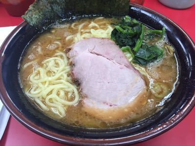 家系ラーメン代表格  杉田家  横浜にて_f0005799_2014345.jpg