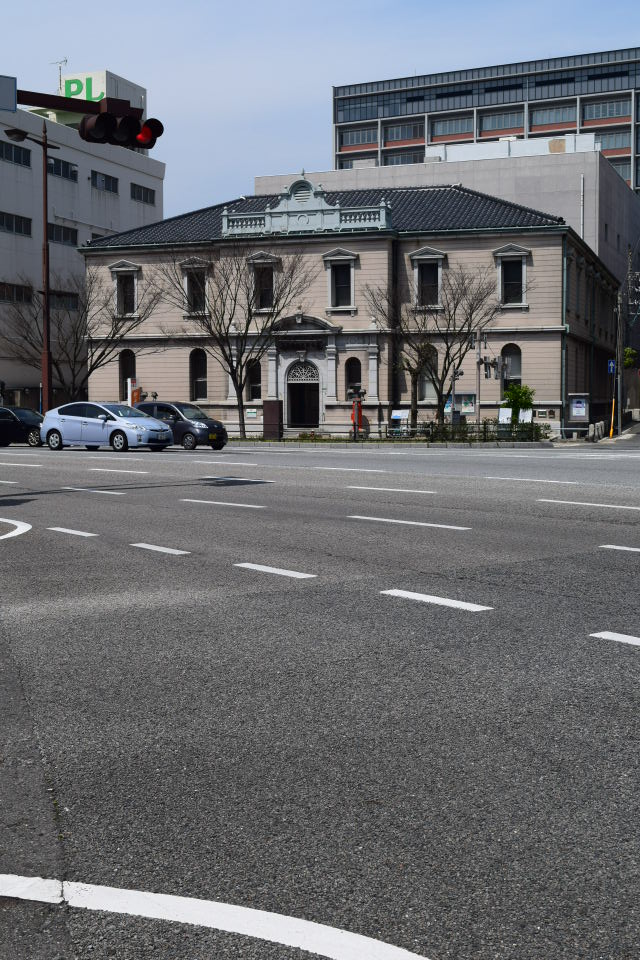 山口県下関市の南部町郵便局(建築家・三橋四郎設計作品再見)_f0142606_6415580.jpg