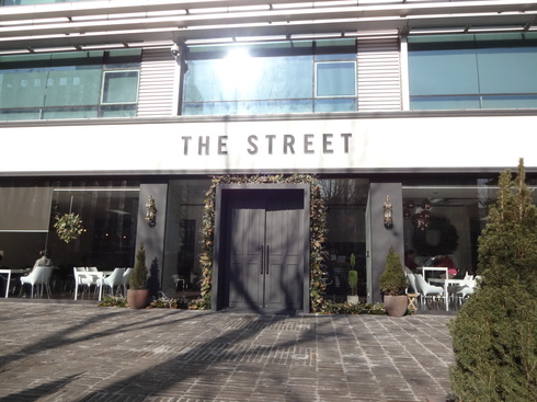 冬のソウル♪　その9  カフェ「The STREET 」@チョンダム_f0054260_703524.jpg