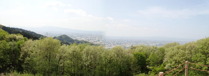 散居村展望台：散居村を一望できる夢の平散居村展望台を少し道なりに車で上った階段が無い眺望場所_c0349574_23011077.jpg