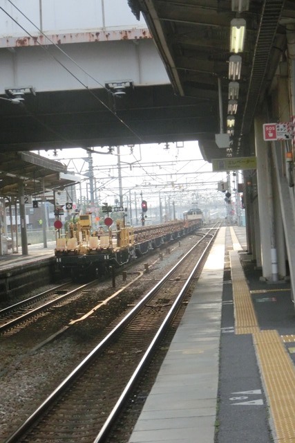 今日も楽しく貨物列車三昧JR網干駅でこんなにたくさんの貨物列車に逢いました_d0181492_22385595.jpg