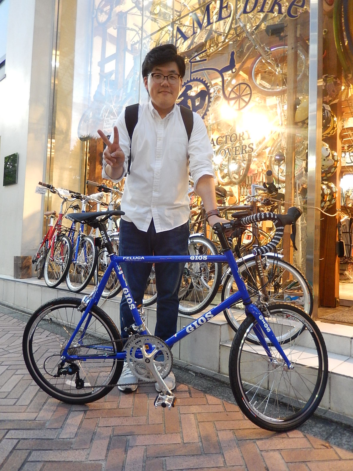 5月25日　渋谷　原宿　の自転車屋　FLAME bike前です_e0188759_1955545.jpg