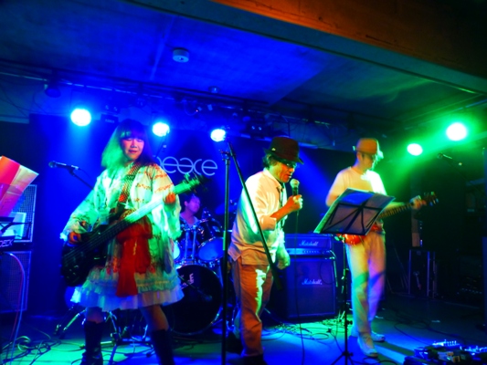 5月3日、カラフルハードロックフェスvol.1のライブレポ♪_e0188087_21272998.jpg