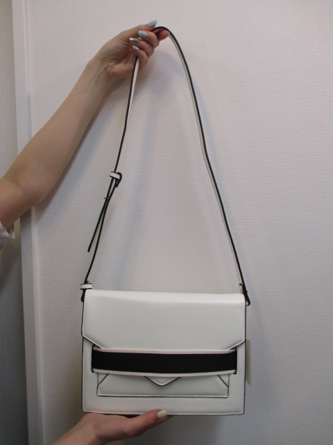 ミラオーウェン Mila Owen ベルト付きショルダーBAG_e0076692_14304667.jpg