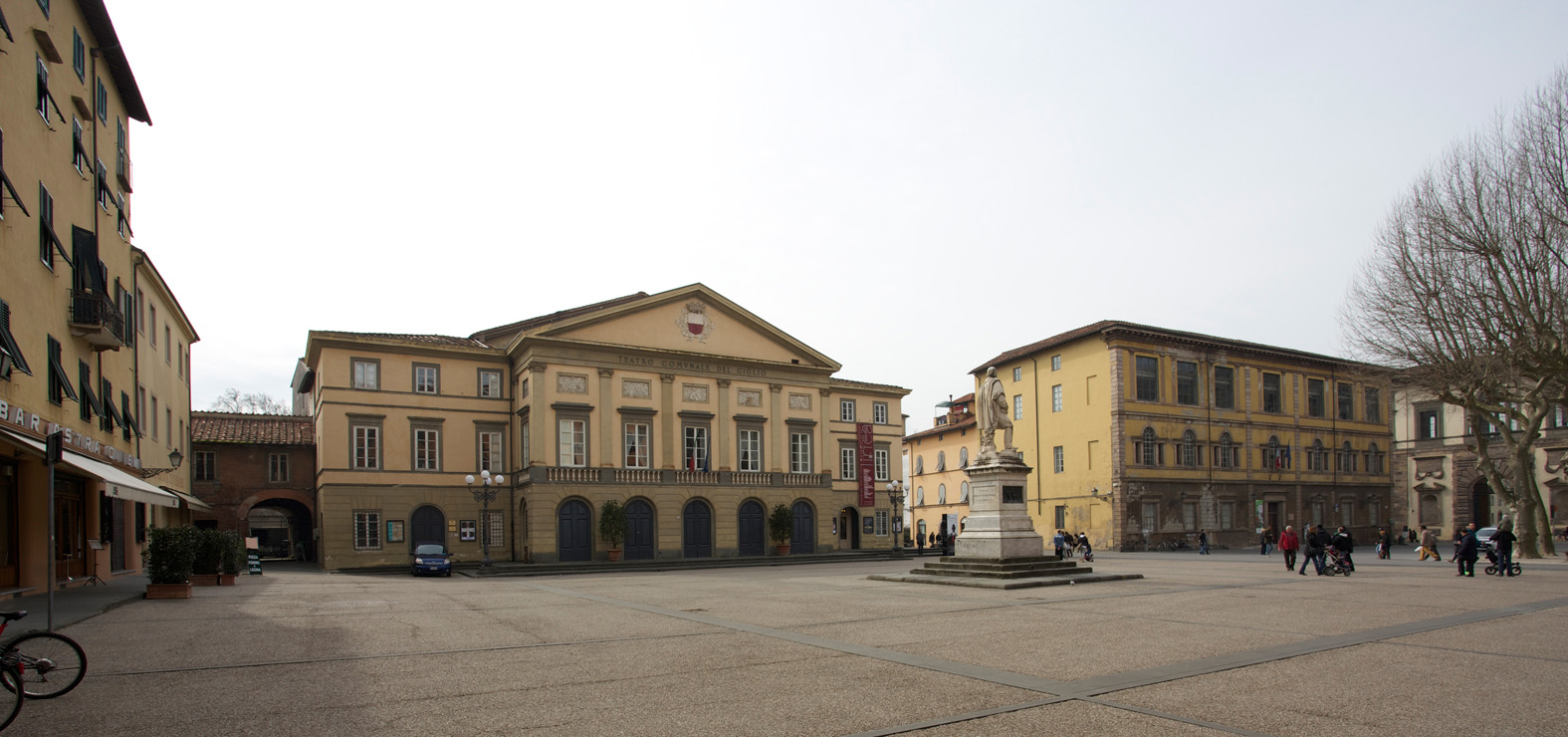 Lucca　ルッカ　Teatro del Giglio　テアトロ　デル　ジリオ　　La traviata　ラ　トラヴィアータ_e0127948_2195164.jpg