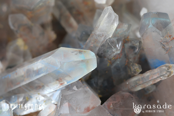 アホイト・パパゴアイトinクォーツ原石（南アフリカ産） : 石の音