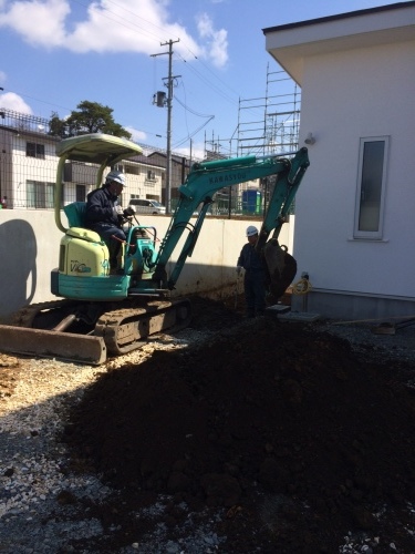アプローチと駐車場の作業日記_c0332892_15062234.jpg