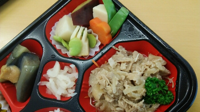 今日も会社の健康弁当!_c0212604_1715188.jpg