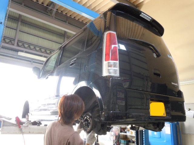 今日のマー君☆ワゴンR車検整備中(*^0^*)/_c0213517_14233984.jpg