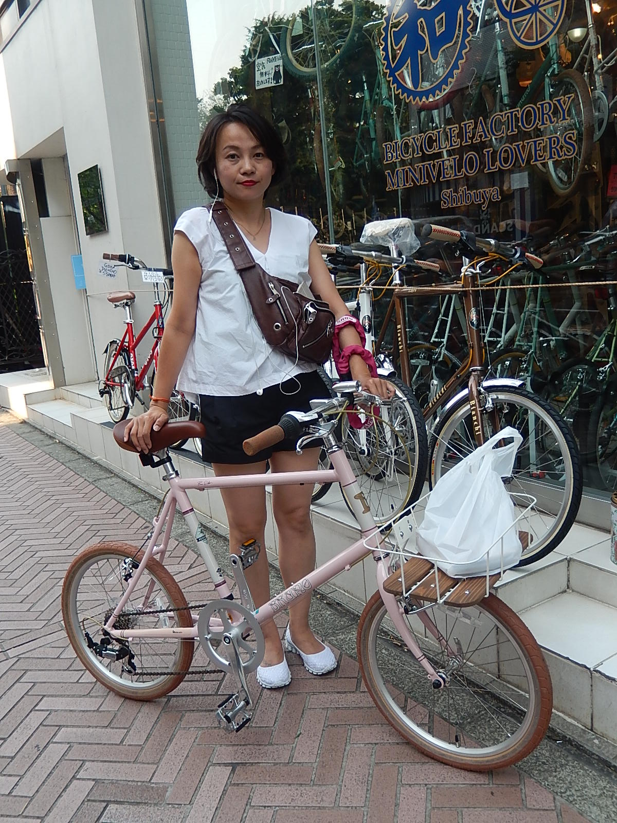 5月27日　渋谷　原宿　の自転車屋　FLAME bike前です_e0188759_16285644.jpg