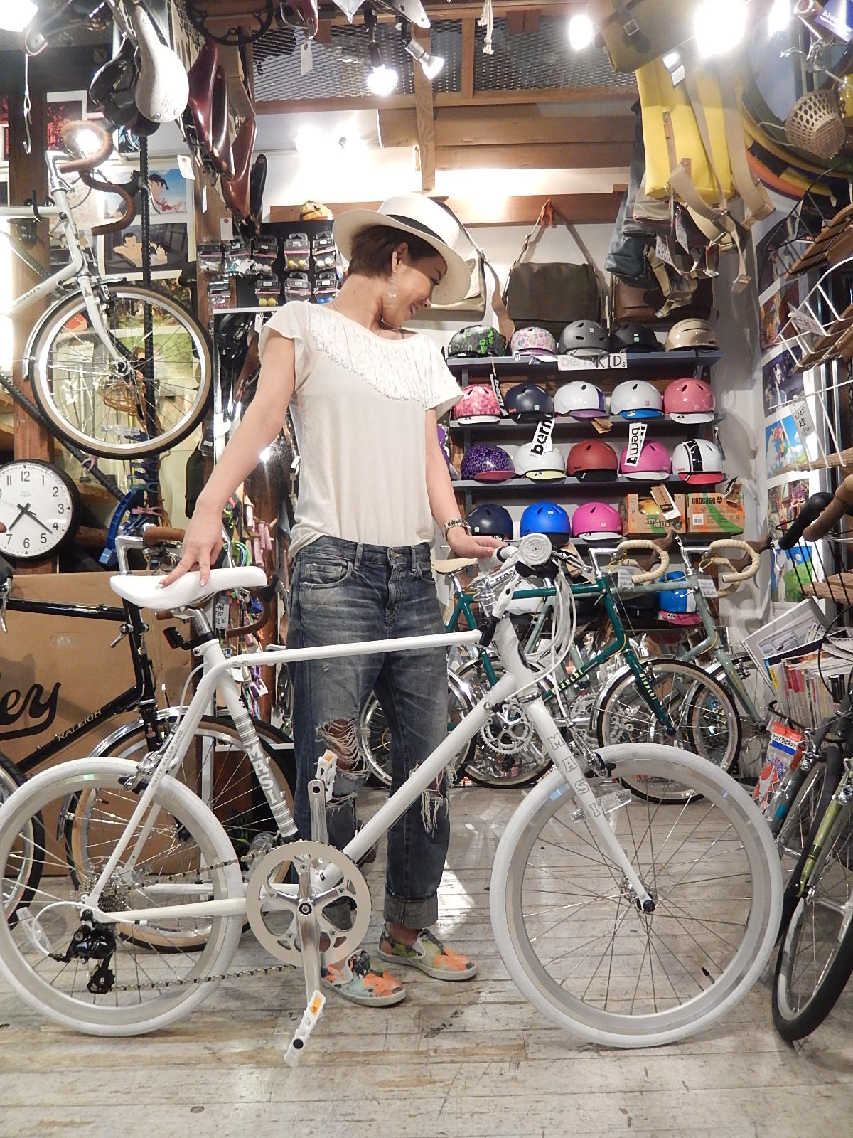 5月27日 渋谷 原宿 の自転車屋 FLAME bike前です_e0188759_2038360.jpg