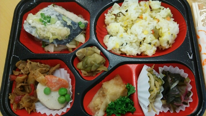 朝はSUBWAY、昼は健康弁当。_c0212604_19571166.jpg