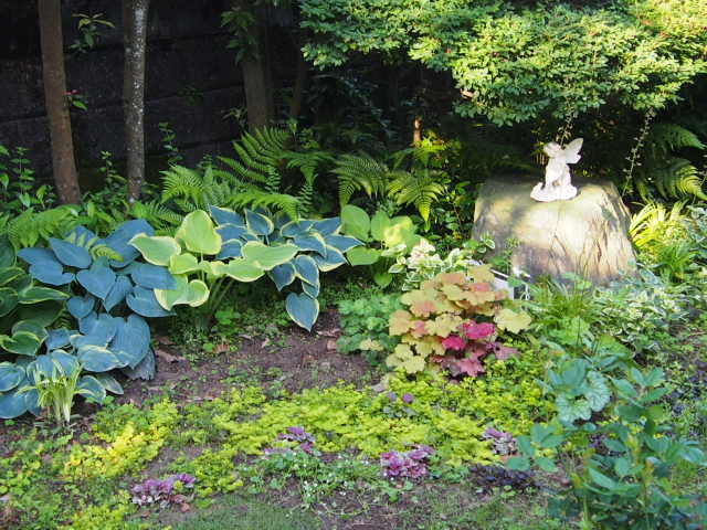 ５月のシェードガーデン 家事の合間に