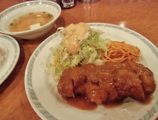 洋食ゲンジでチキンカツ_b0063958_19301671.jpg