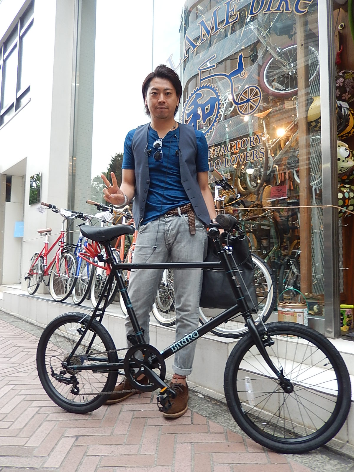 5月28日　渋谷　原宿　の自転車屋　FLAME bike前です_e0188759_1956852.jpg