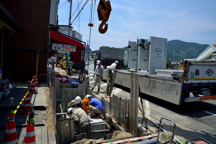 根回し不足 今日も工事が・・・ 熊野市駅前_d0045383_196456.jpg