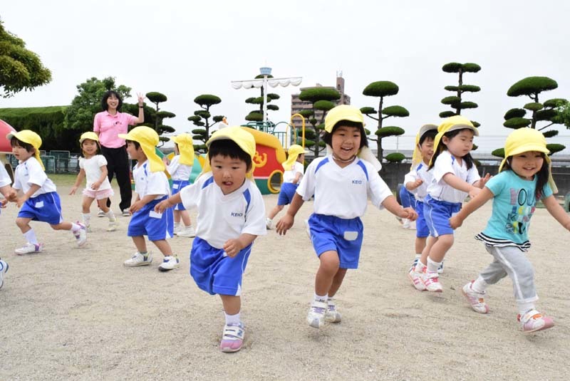 鬼ごっこ れんげ 慶応幼稚園ブログ 未来の子どもたちへ Dream Can Do Reality Can Do