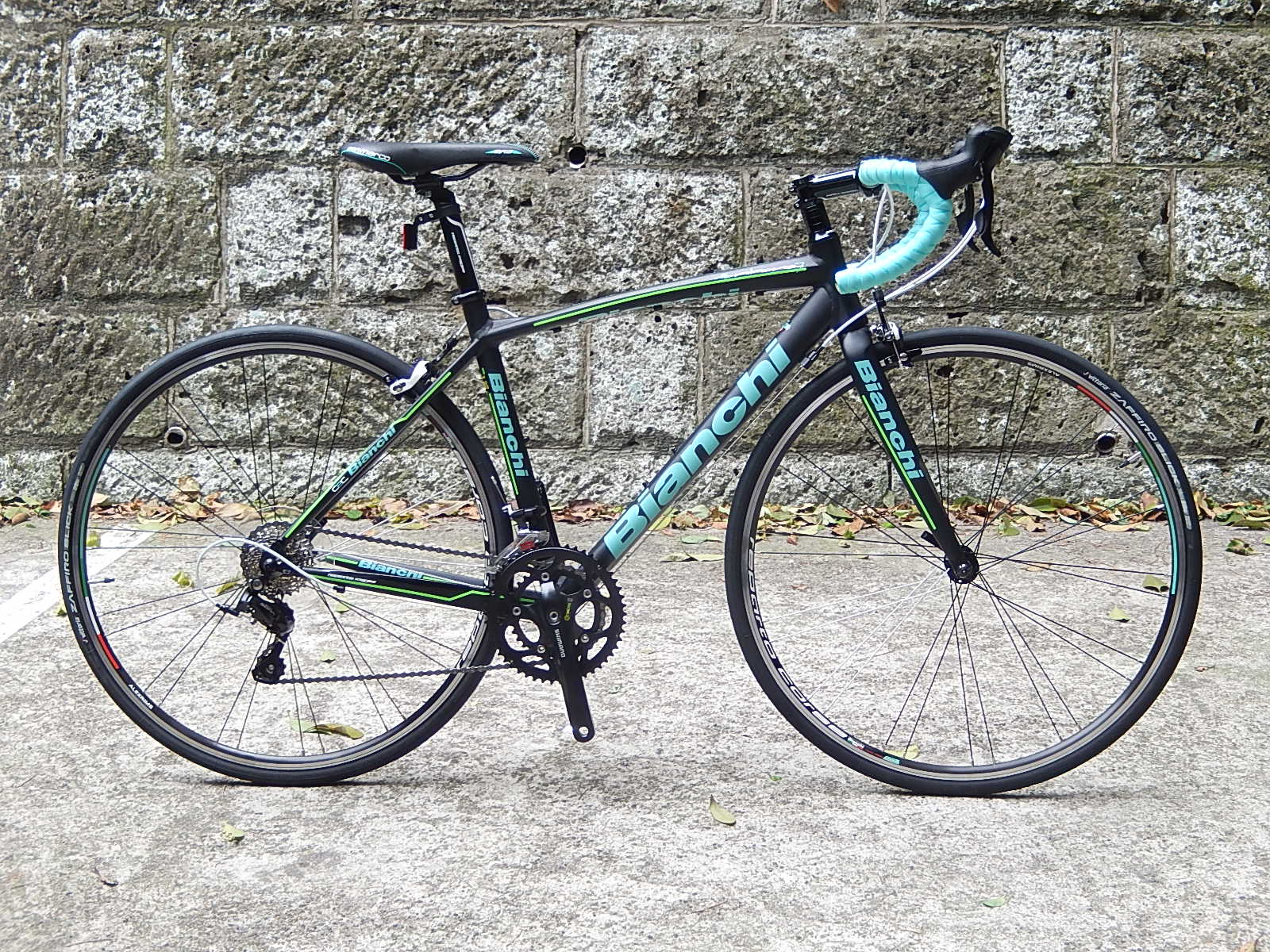 Bianchi VIA BIRONE sora再入荷!_e0188759_1664335.jpg