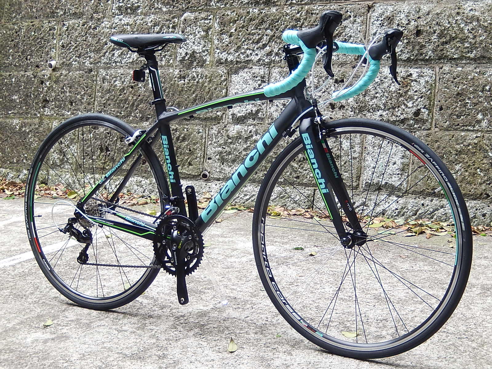 Bianchi VIA BIRONE sora再入荷!_e0188759_1665152.jpg