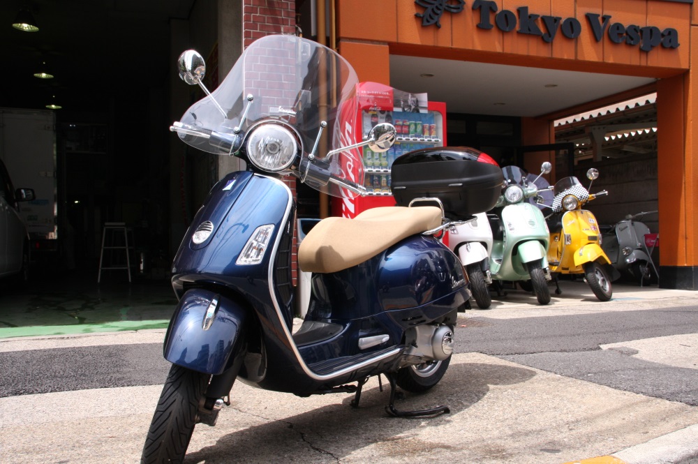 ベスパ　gts250ie ミッドナイトブルー　走行距離低いベスパ純正ヘルメット、カバー、自賠責付き ベスパ gts250ie ミッドナイトブルー 走行距離低いベスパ純正