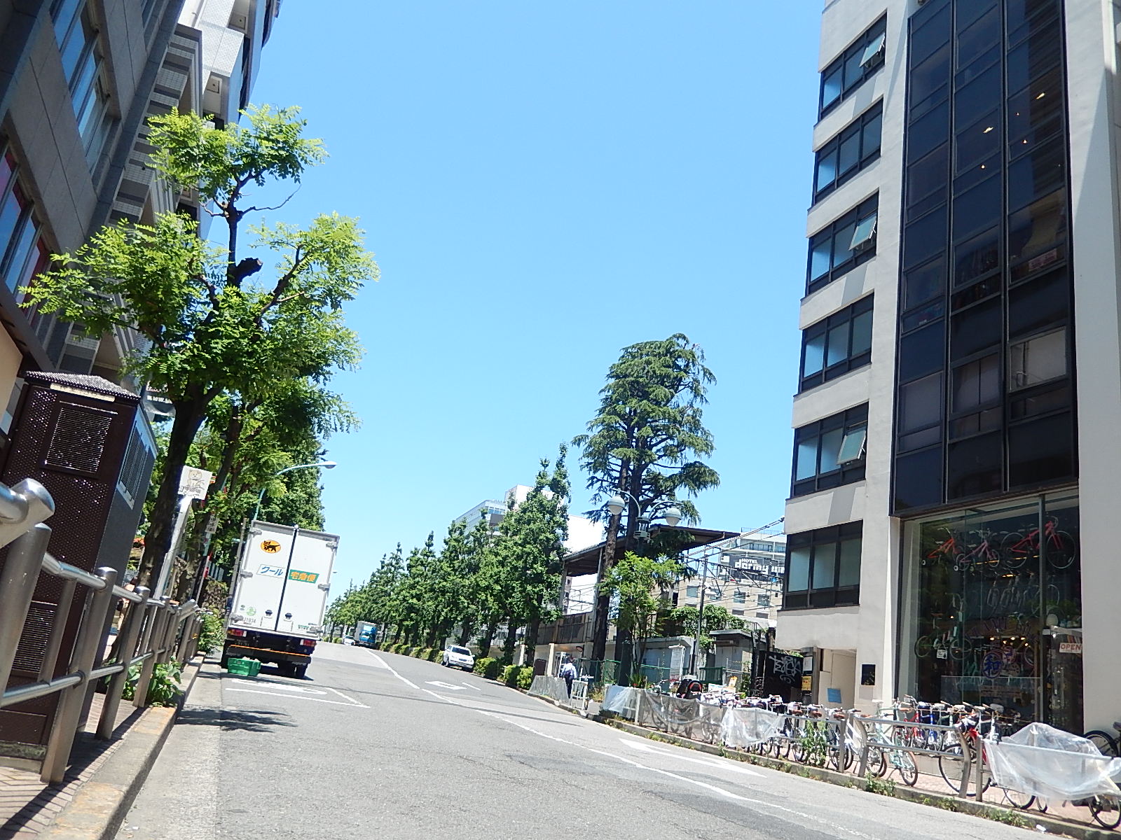 5月30日　渋谷　原宿　の自転車屋　FLAME bike前です_e0188759_17344518.jpg