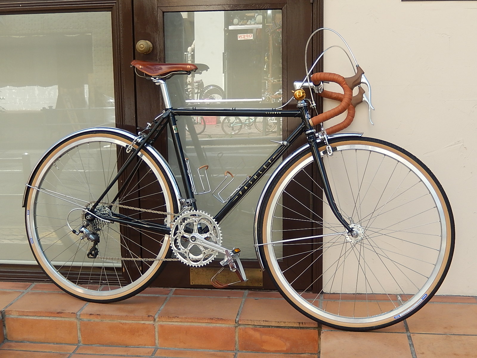 5月30日 渋谷 原宿 の自転車屋 FLAME bike前です_e0188759_1739972.jpg
