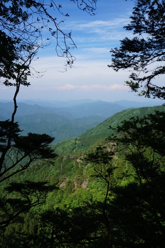 平山明神山編　ナイフリッジの絶景を求めて　その７_e0292414_13351539.jpg