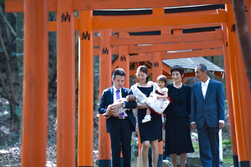 橿原神宮でのお宮参りの写真・奈良の南部で主役は神社を吹き抜ける風で気持ち良さそう15.5.31_c0324376_1621536.jpg